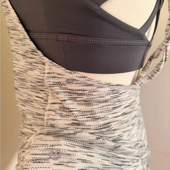Lululemon Athletica Gray Activewear - Picture 3 of 8
